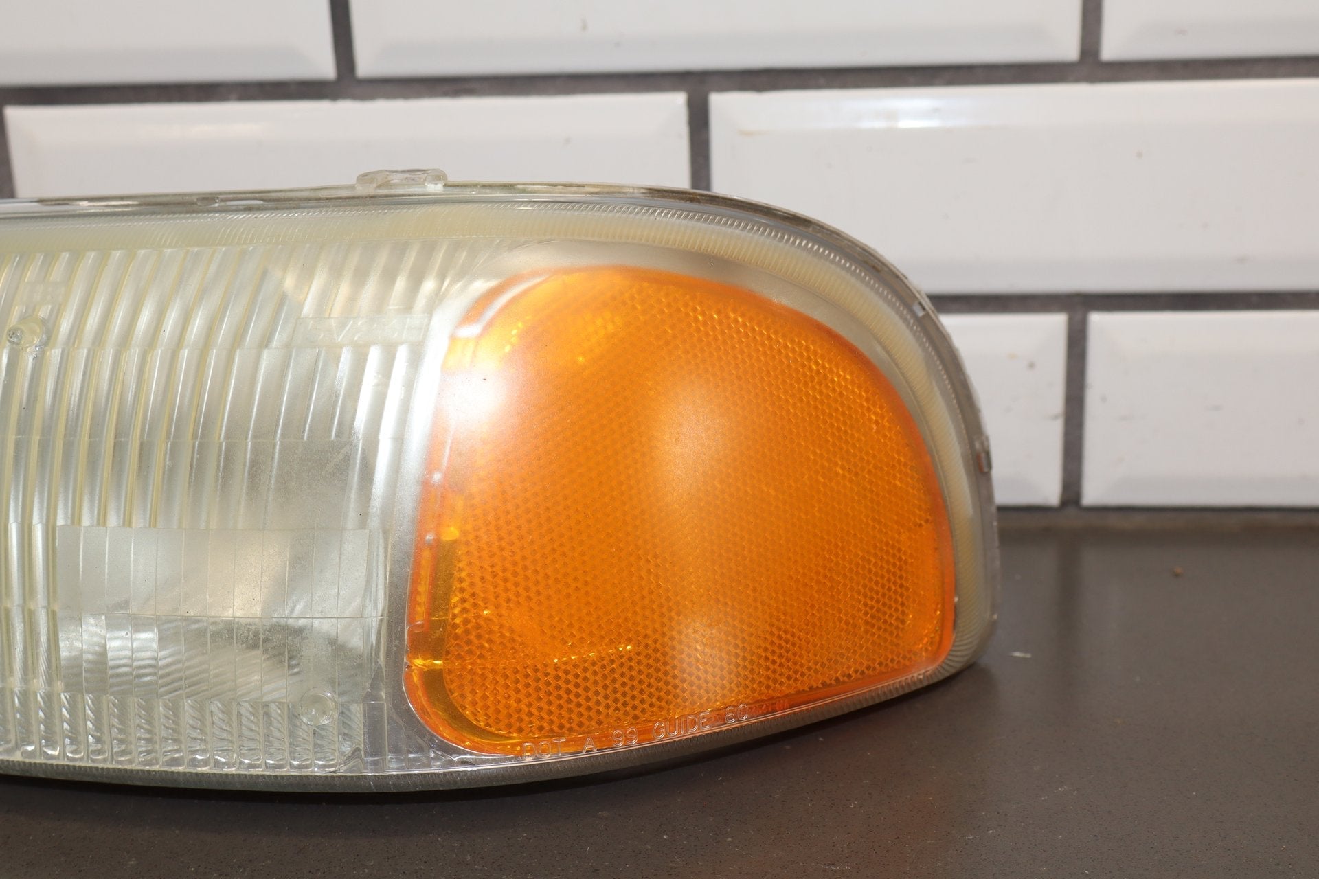 2004 GMC Sierra 2500 Headlight Set