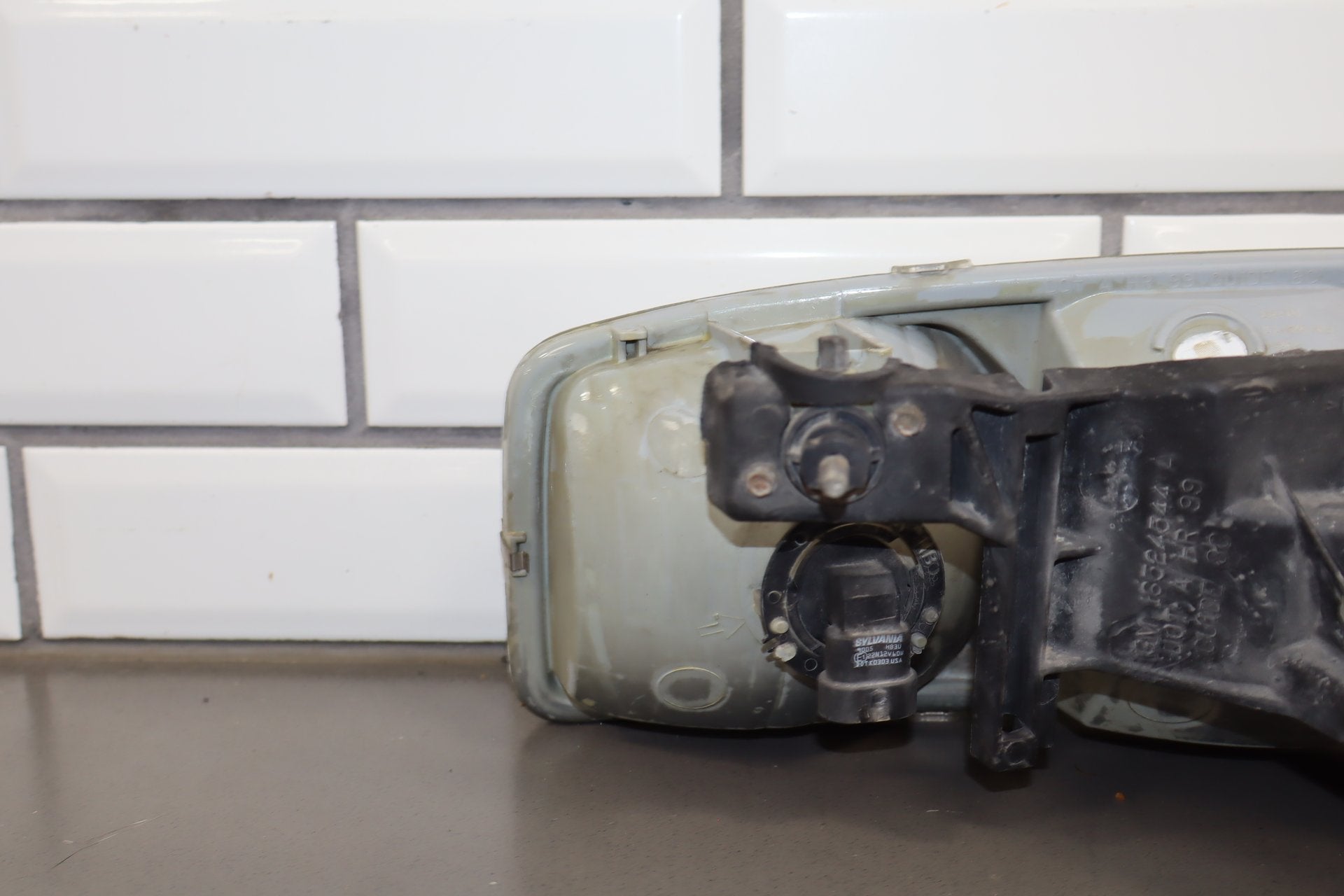 2004 GMC Sierra 2500 Headlight Set