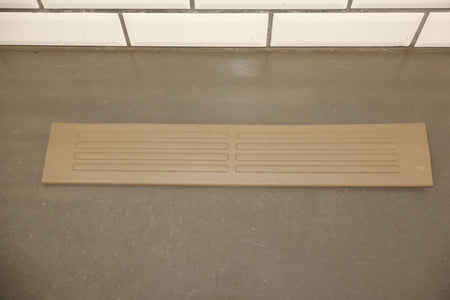 2004 GMC Sierra 2500 Pickup Set x4- Sill Plates Light Neutral (52)