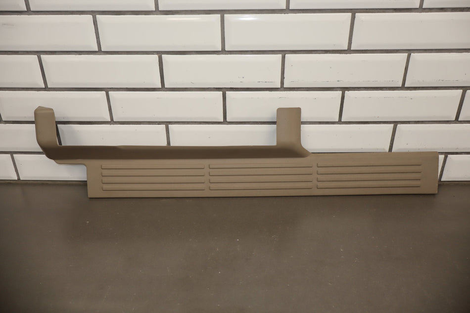 2004 GMC Sierra 2500 Pickup Set x4- Sill Plates Light Neutral (52)
