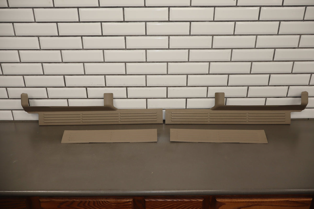 2004 GMC Sierra 2500 Pickup Set x4- Sill Plates Light Neutral (52)