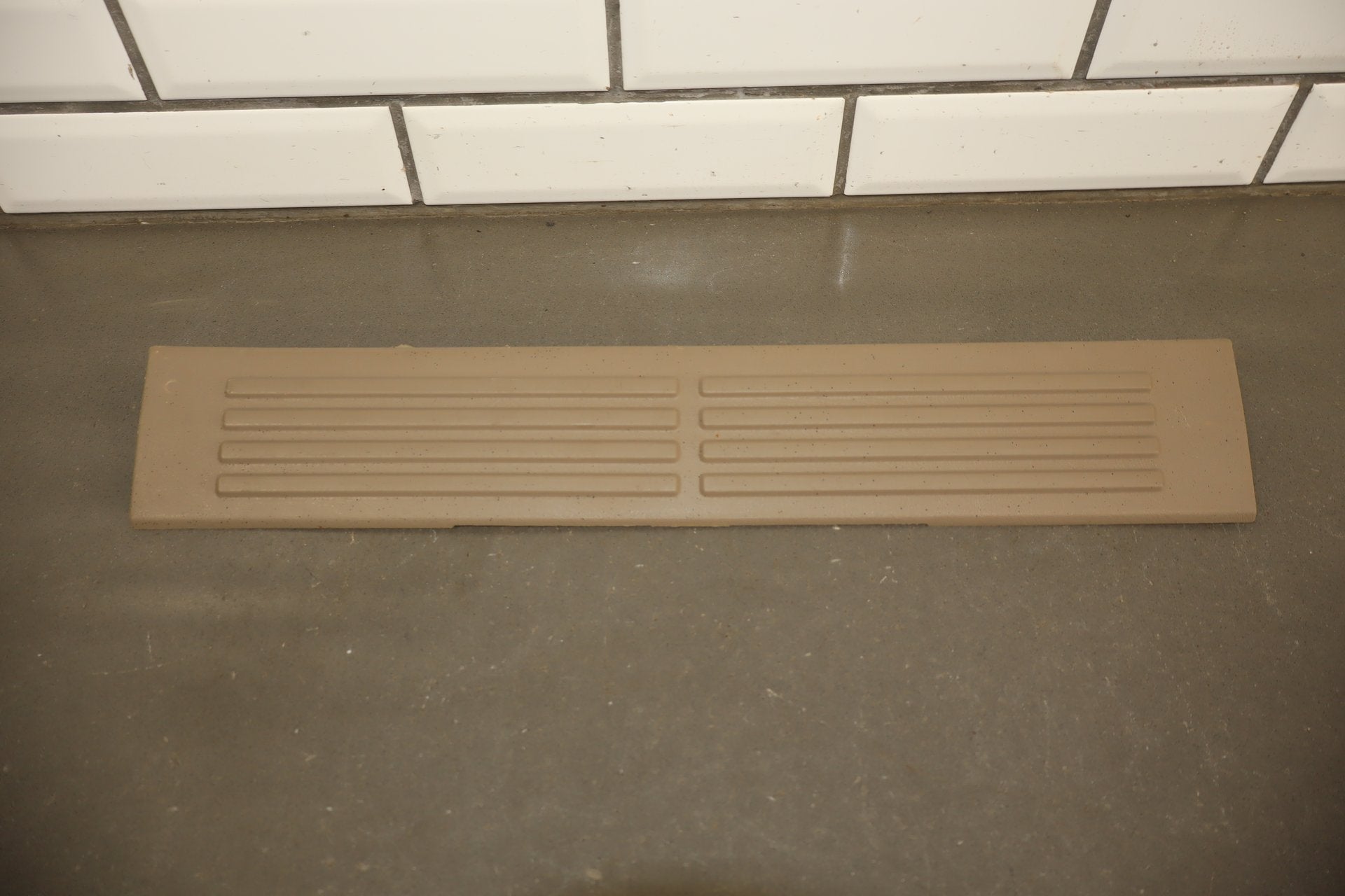 2004 GMC Sierra 2500 Pickup Set x4- Sill Plates Light Neutral (52)
