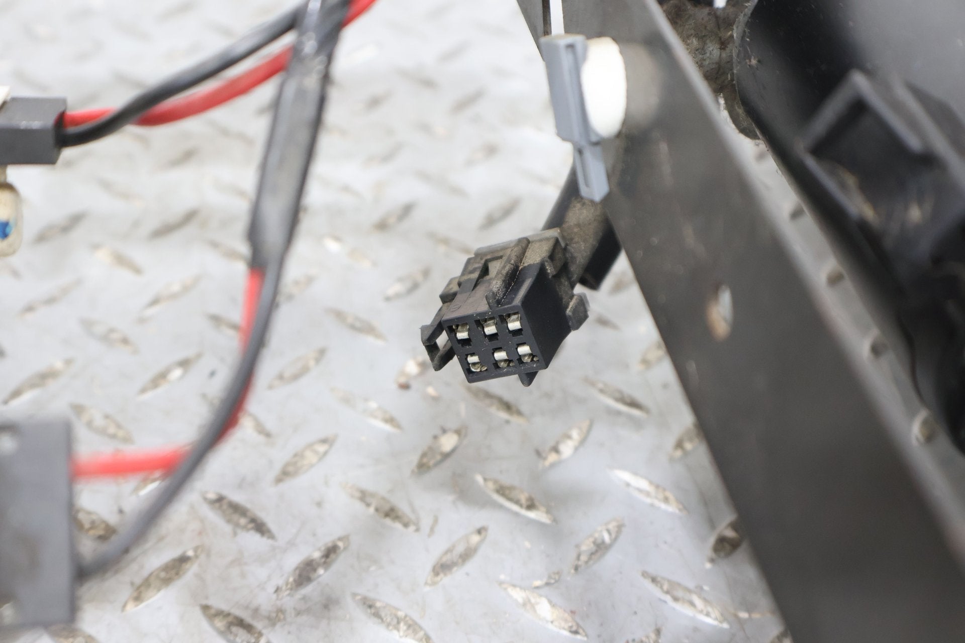 2004 Hummer H2- Front Seat Track
