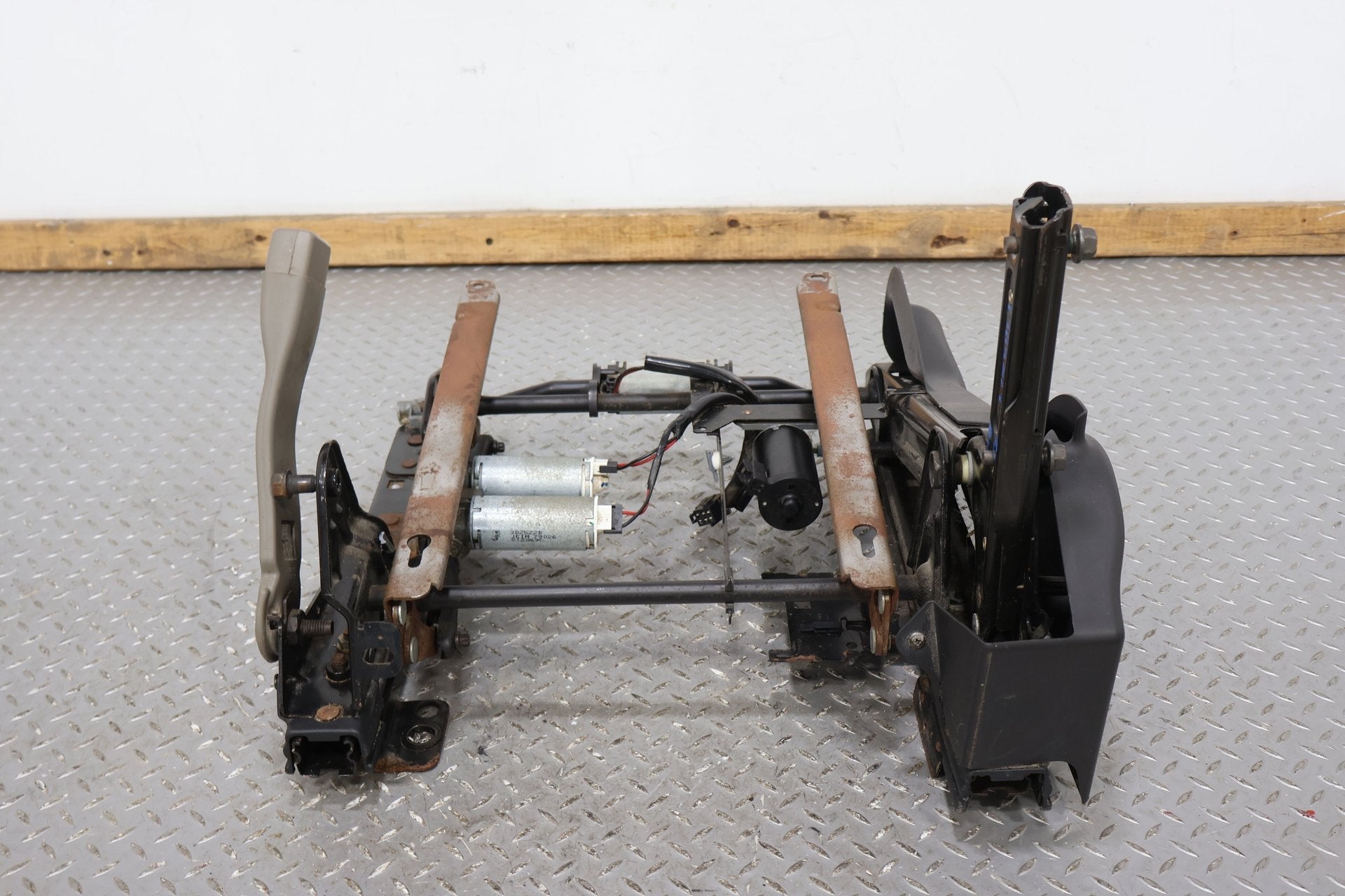 2004 Hummer H2- Front Seat Track