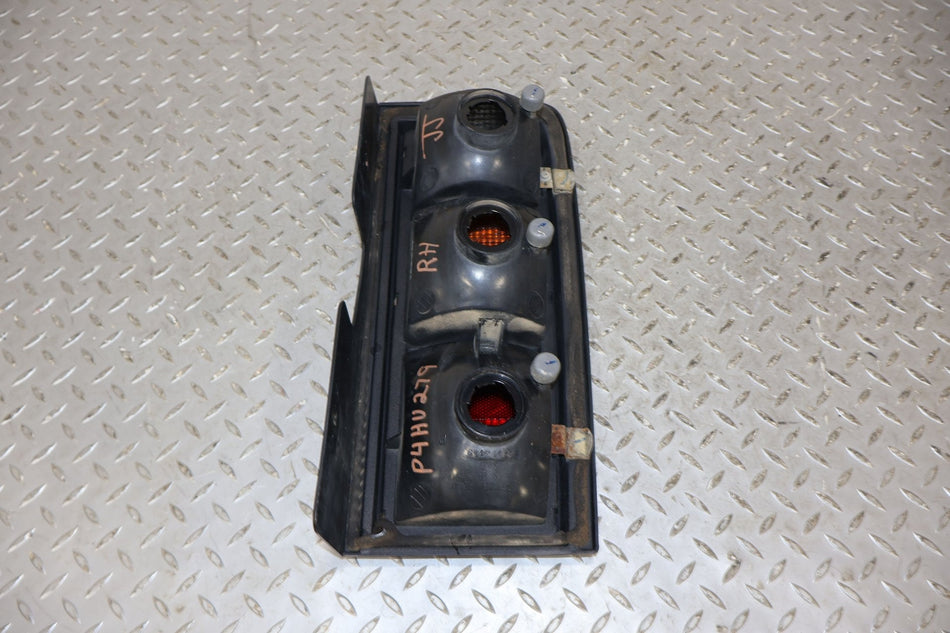 2004 Hummer H2- Right Tail Light