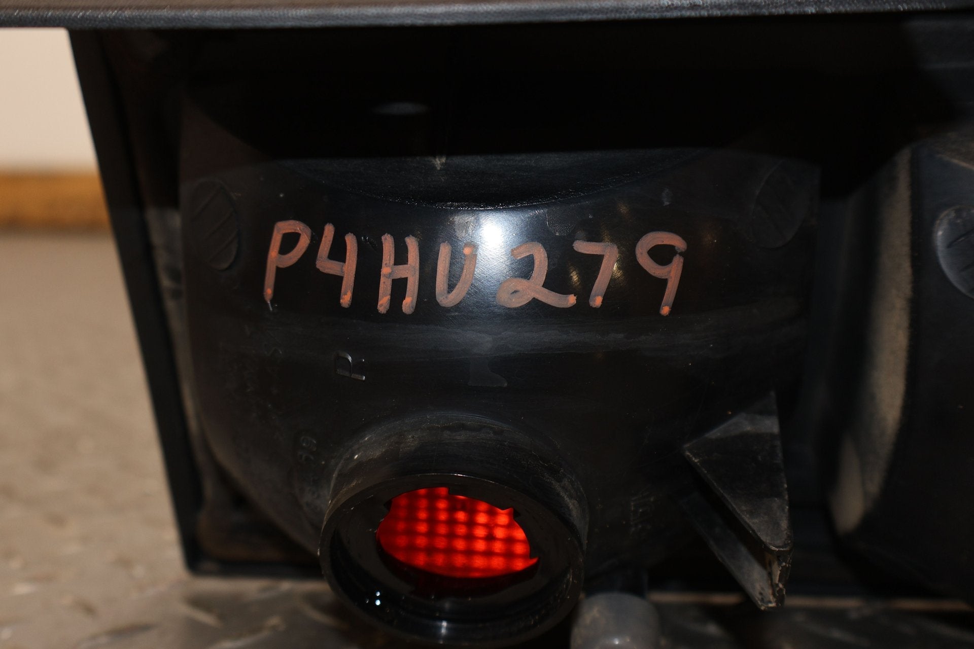 2004 Hummer H2- Right Tail Light