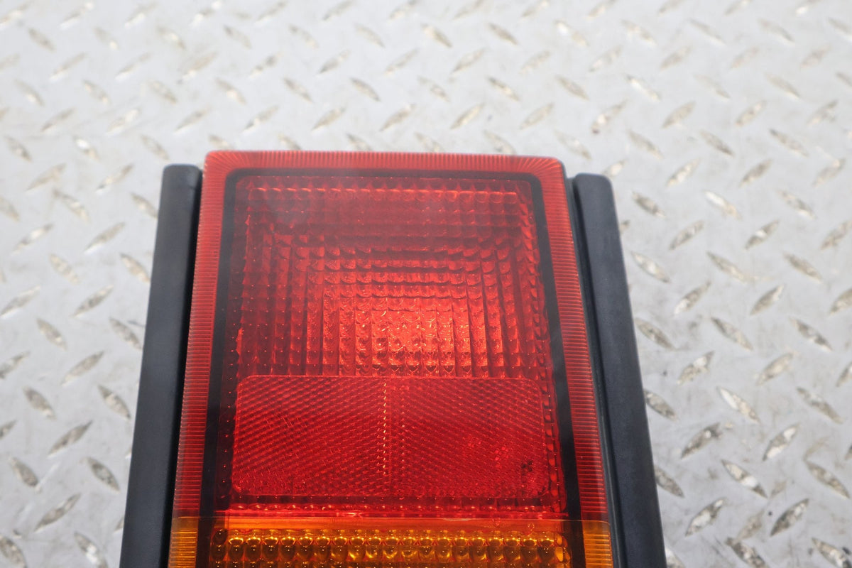 2004 Hummer H2- Right Tail Light