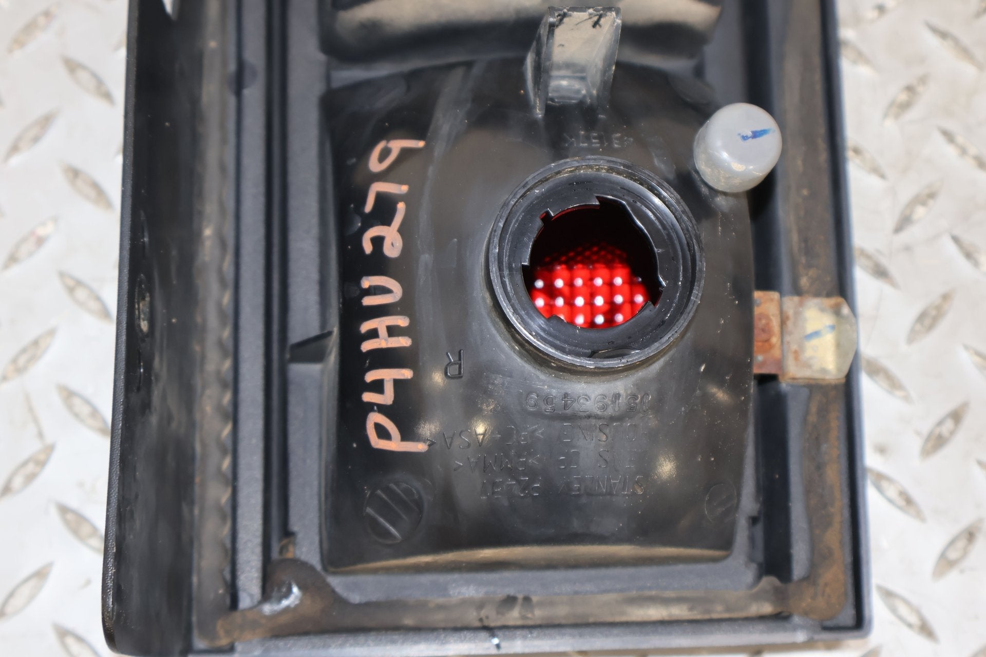 2004 Hummer H2- Right Tail Light