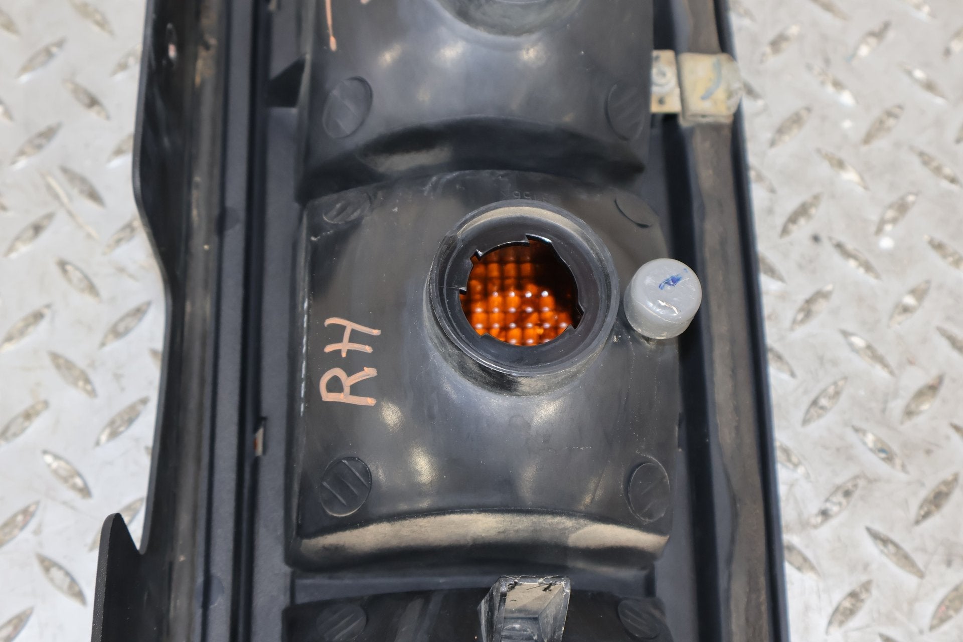 2004 Hummer H2- Right Tail Light