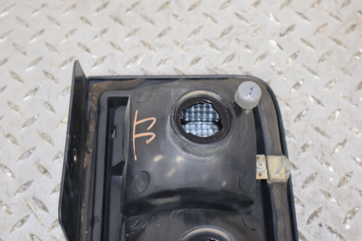 2004 Hummer H2- Right Tail Light