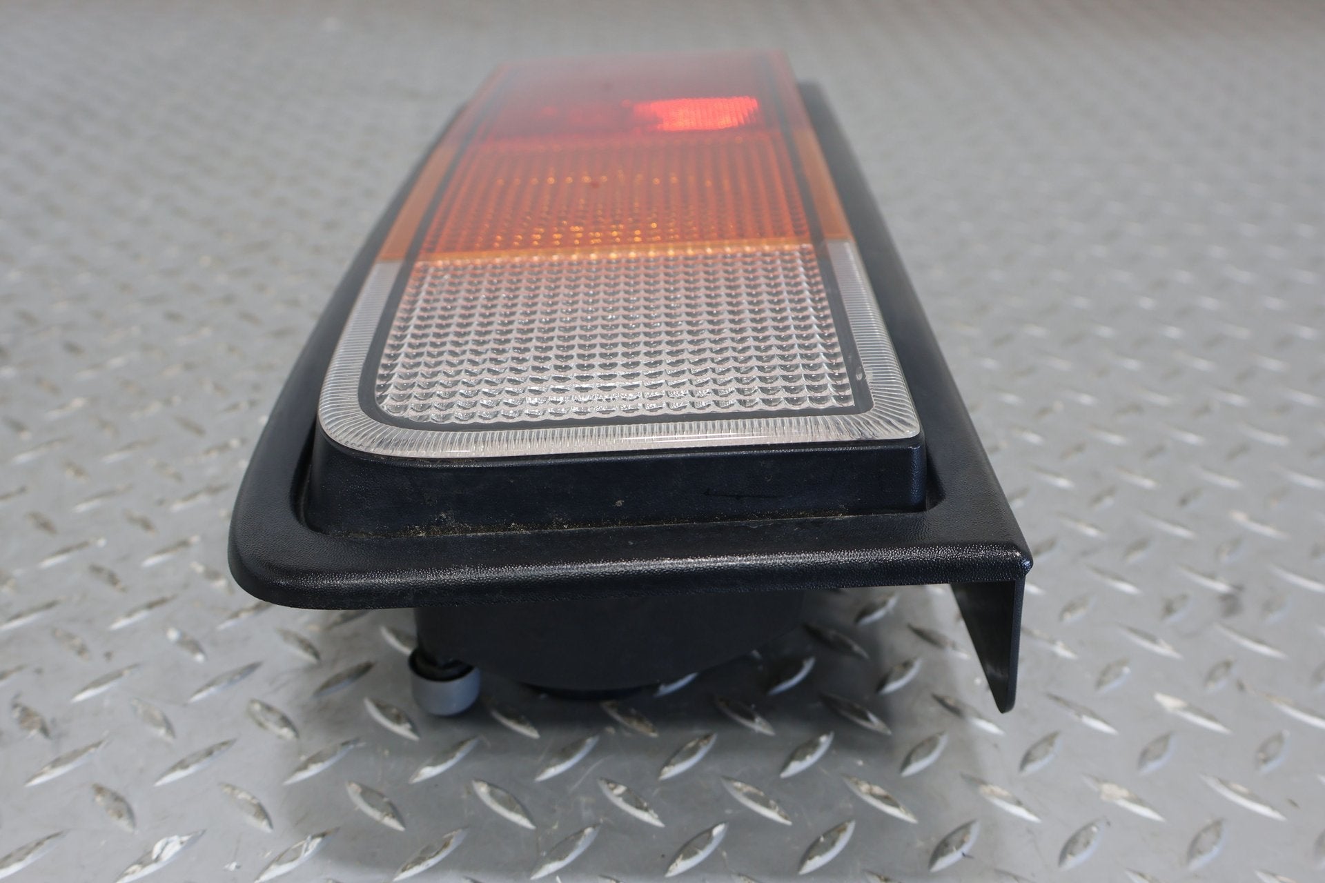 2004 Hummer H2- TAIL LIGHT ASSEMBLY