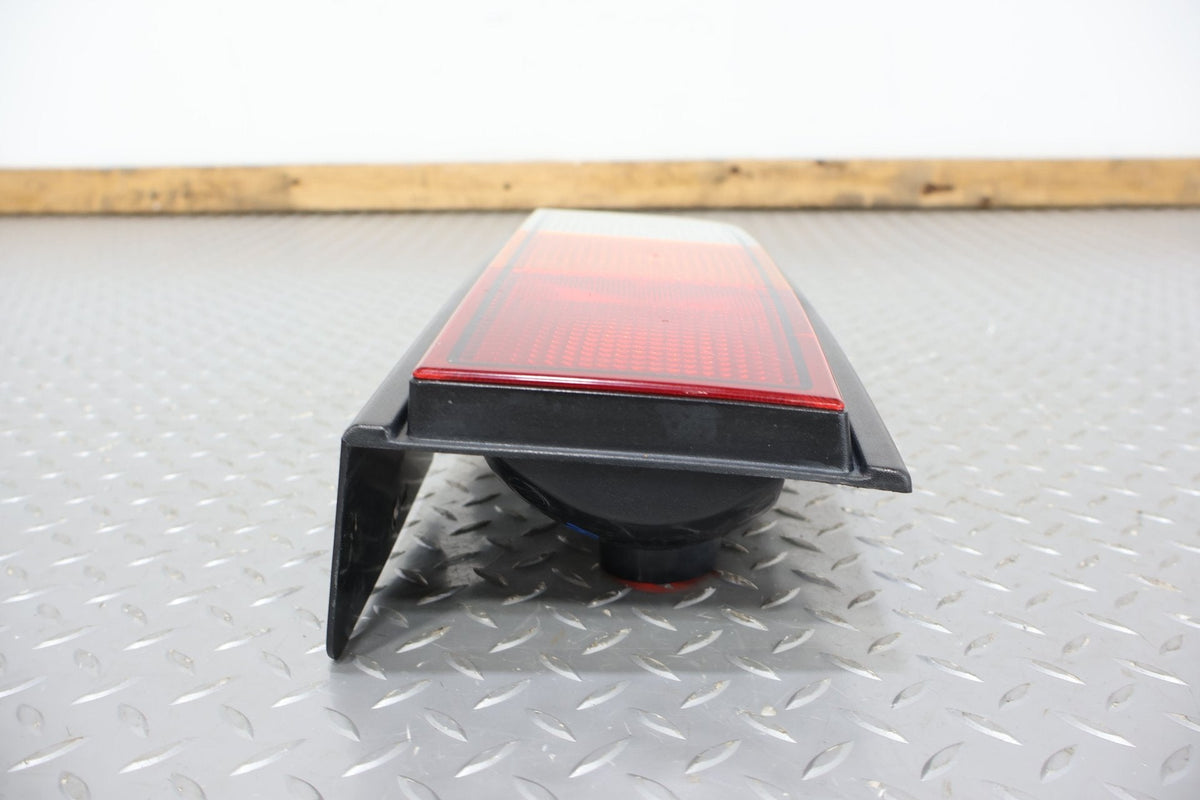 2004 Hummer H2- TAIL LIGHT ASSEMBLY