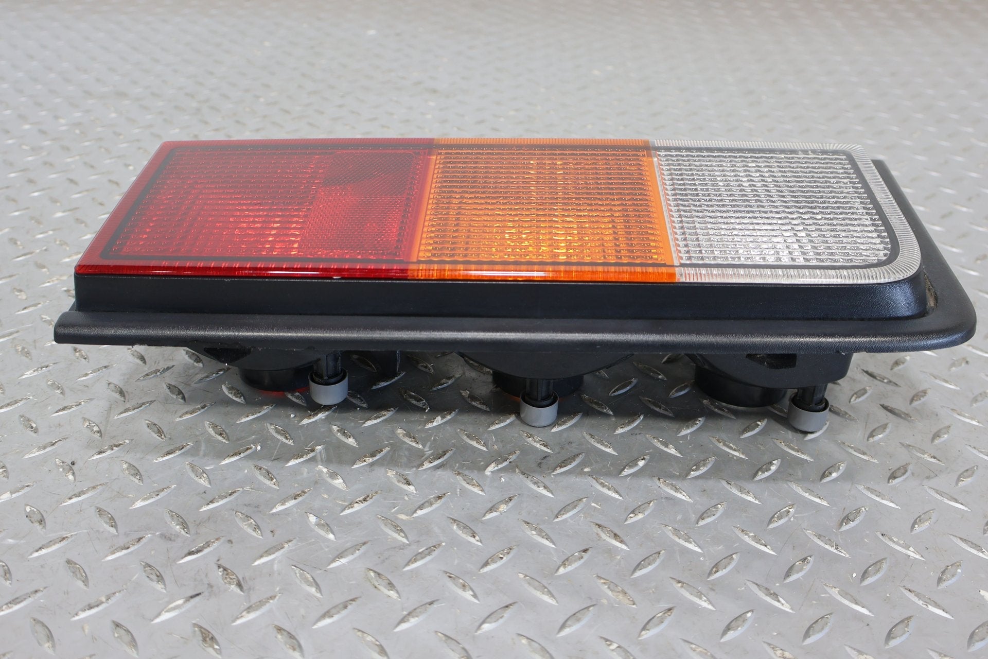 2004 Hummer H2- TAIL LIGHT ASSEMBLY