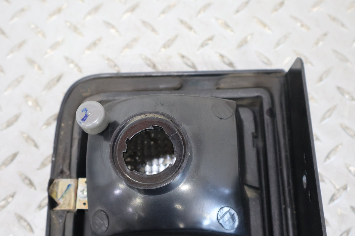 2004 Hummer H2- TAIL LIGHT ASSEMBLY