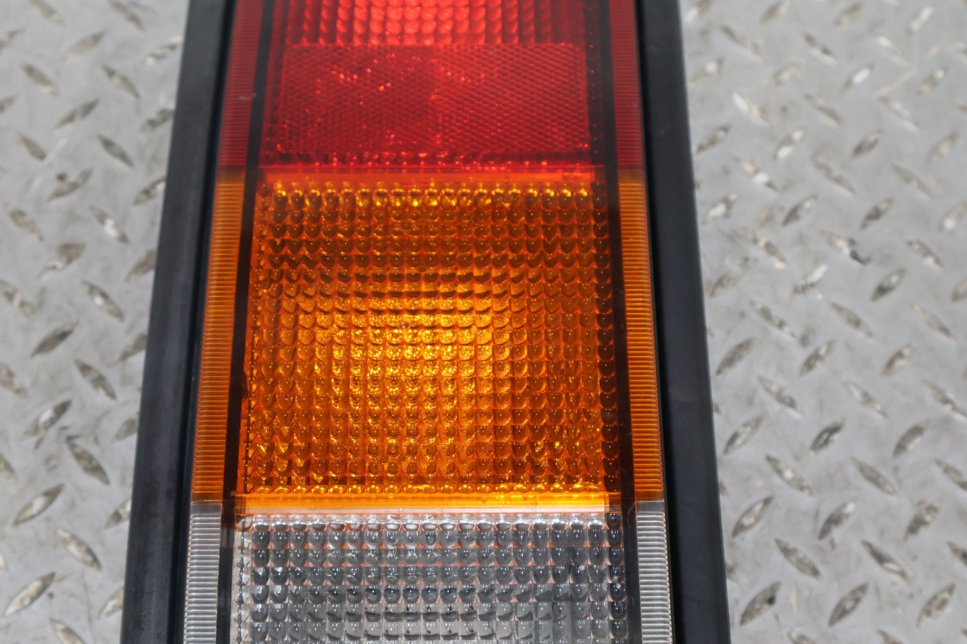 2004 Hummer H2- TAIL LIGHT ASSEMBLY