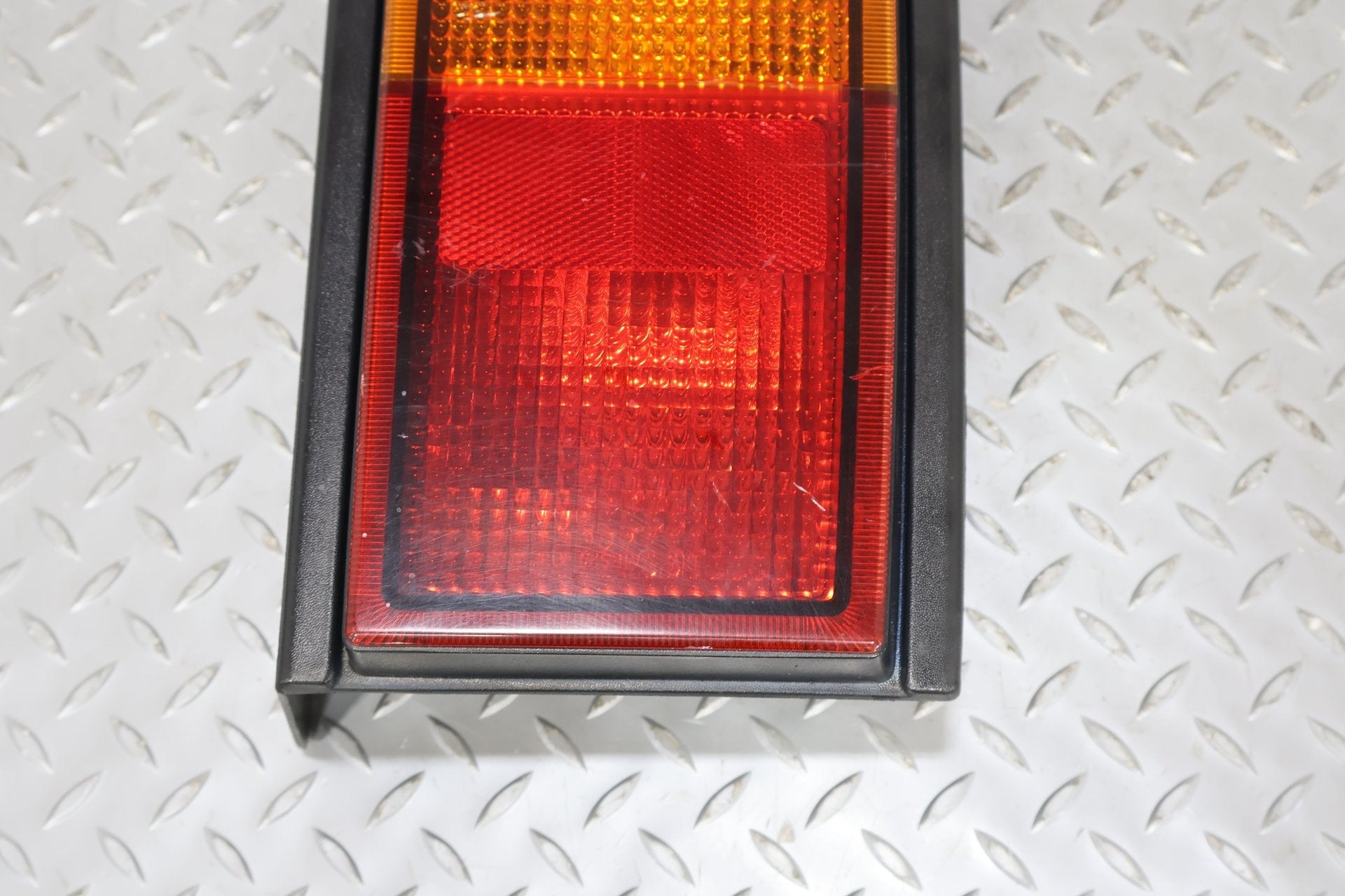 2004 Hummer H2- TAIL LIGHT ASSEMBLY