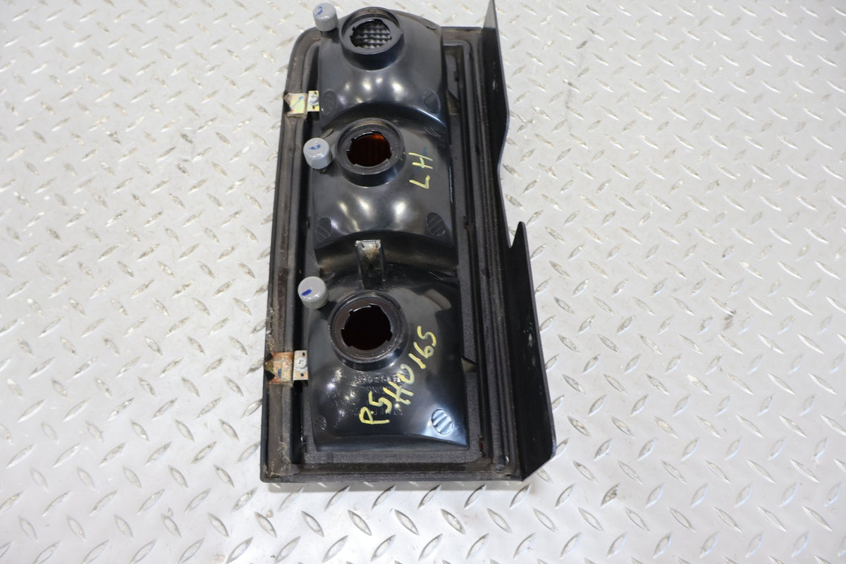 2004 Hummer H2- TAIL LIGHT ASSEMBLY