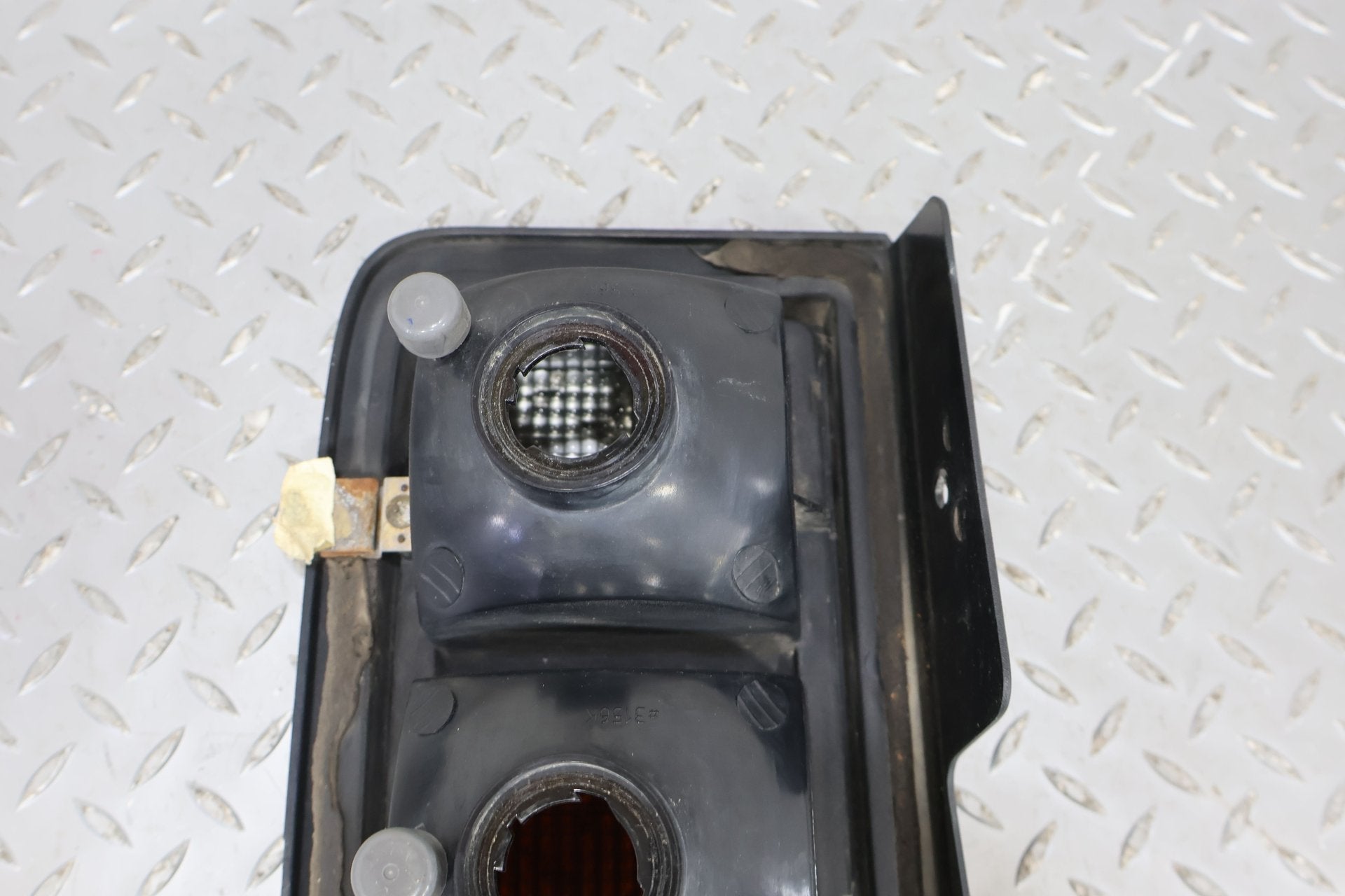 2004 Hummer H2- TAIL LIGHT ASSEMBLY