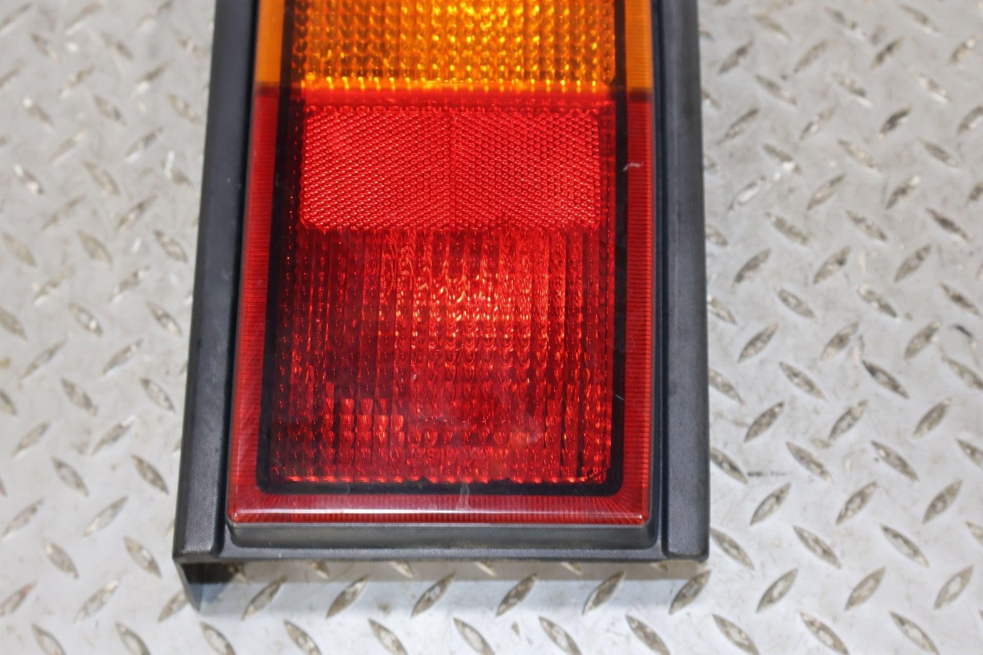 2004 Hummer H2- TAIL LIGHT ASSEMBLY