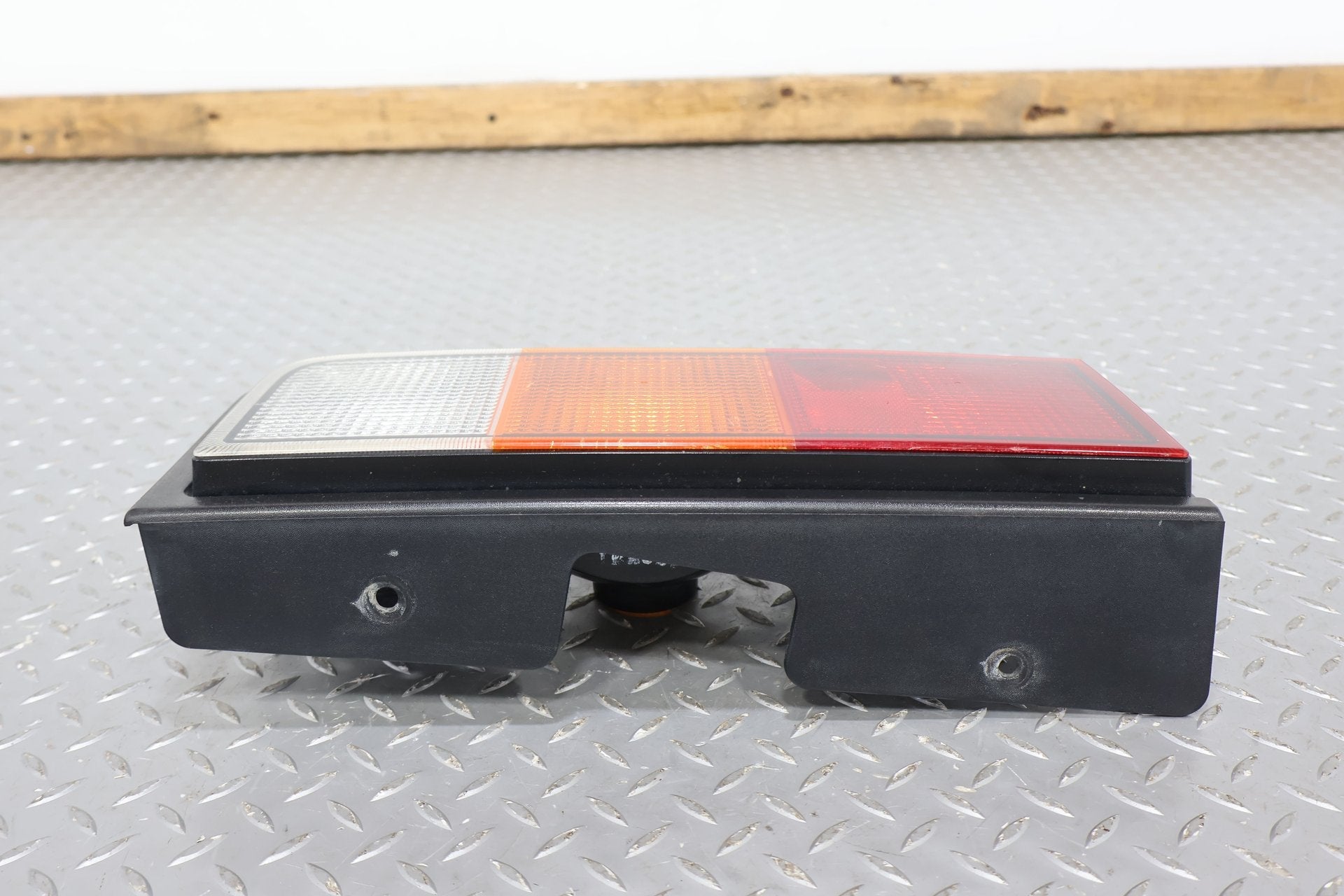 2004 Hummer H2- TAIL LIGHT ASSEMBLY