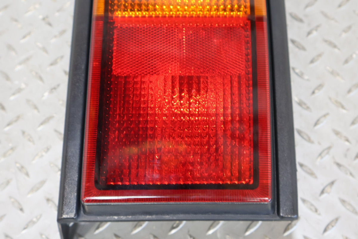 2004 Hummer H2- TAIL LIGHT ASSEMBLY