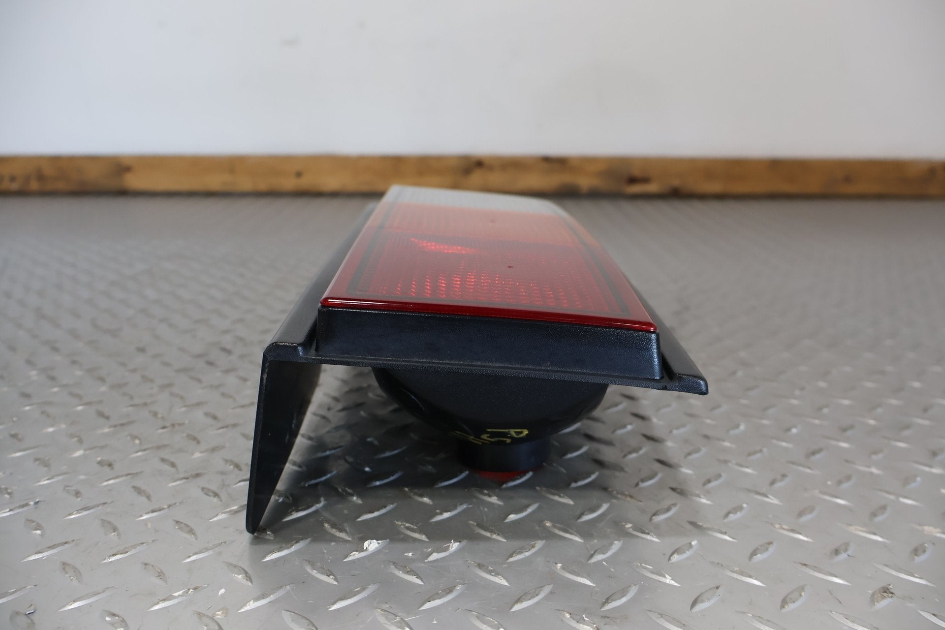 2004 Hummer H2- TAIL LIGHT ASSEMBLY
