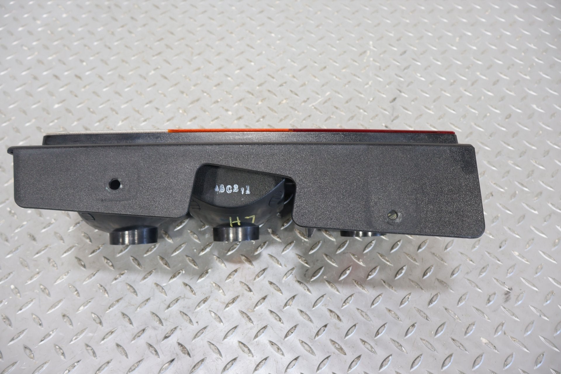 2004 Hummer H2- TAIL LIGHT ASSEMBLY