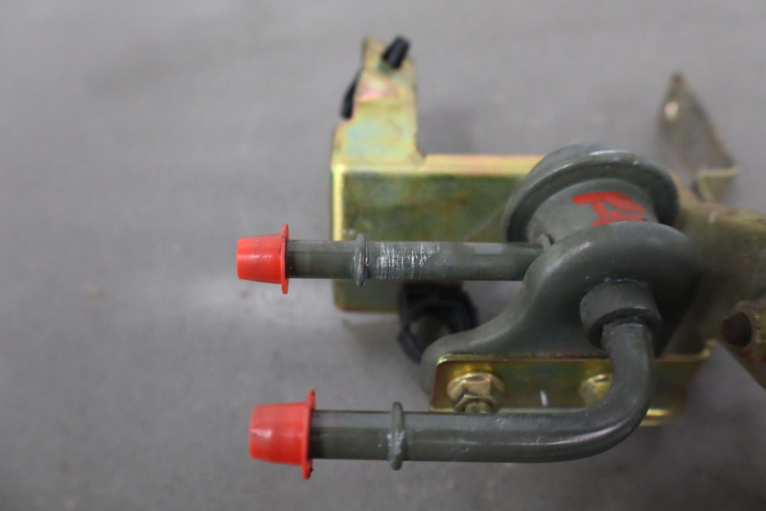 2004 Mazda MX - 5 Miata Fuel Pressure Restrictor Regulator