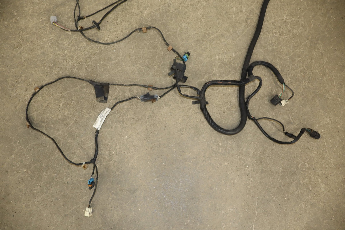 2004 Pontiac GTO 5.7L Automatic Transmission Engine Fuse Box W/ Harness