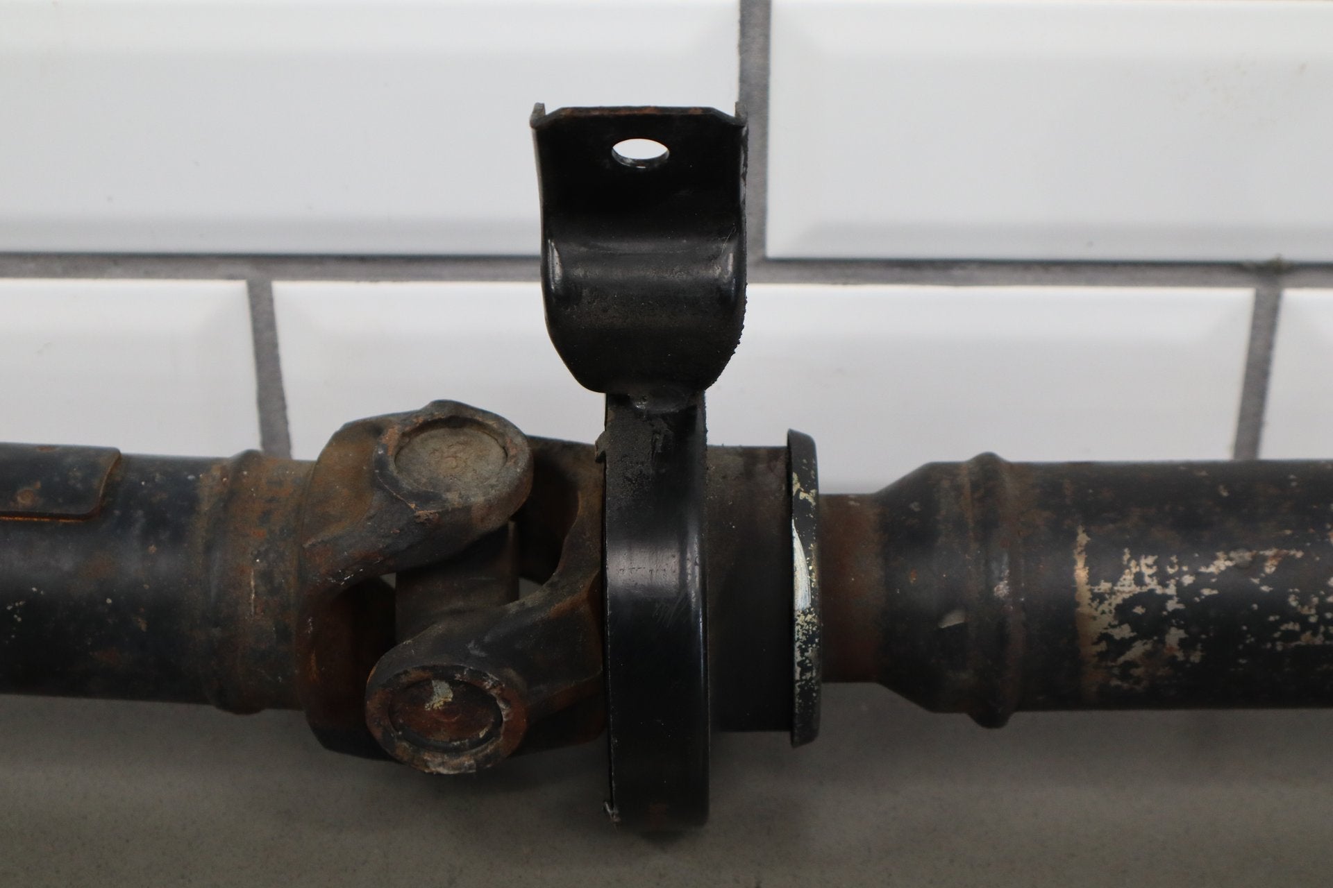 2004 Pontiac GTO 5.7L Rear Drive Shaft