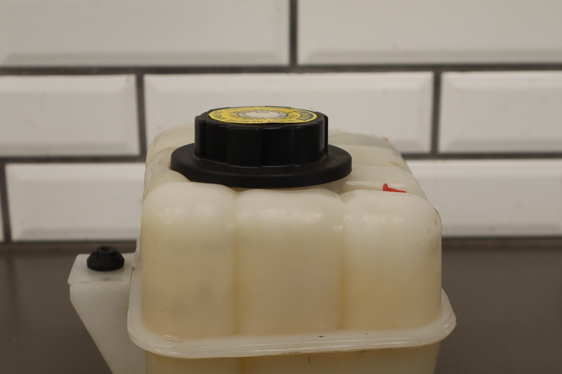 2004 Pontiac GTO - Coolant Bottle 92055632