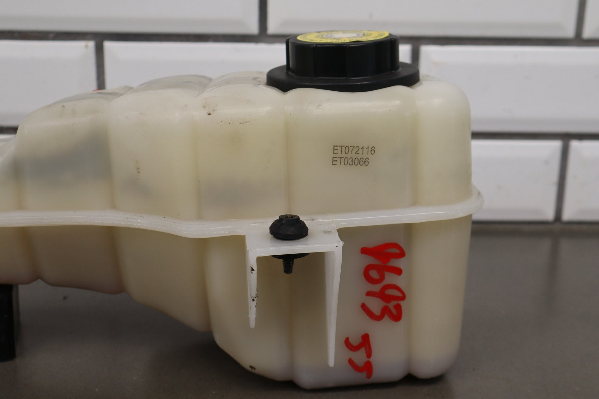2004 Pontiac GTO - Coolant Bottle 92055632