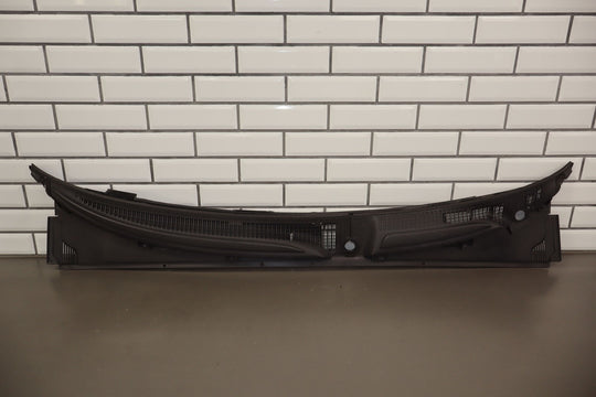 2004 Pontiac GTO Front Cowl Vent Panel W/Weather Strip