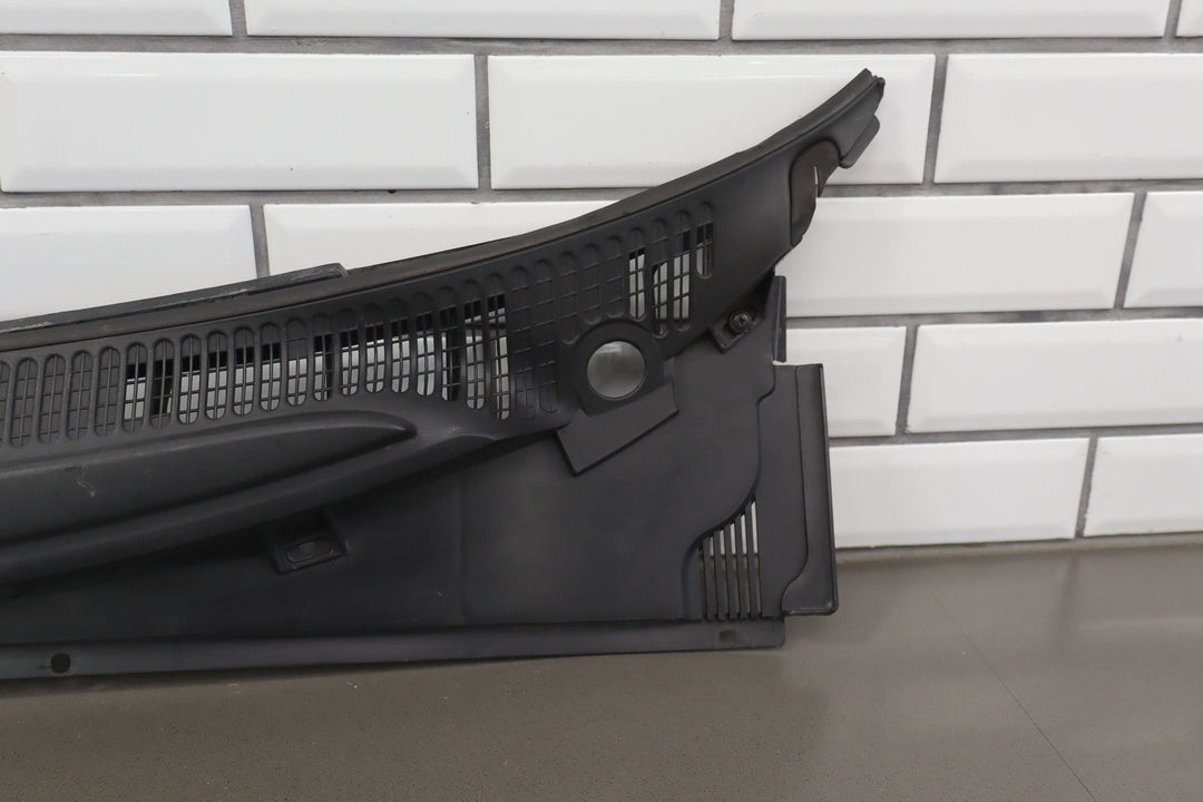 2004 Pontiac GTO Front Cowl Vent Panel W/Weather Strip