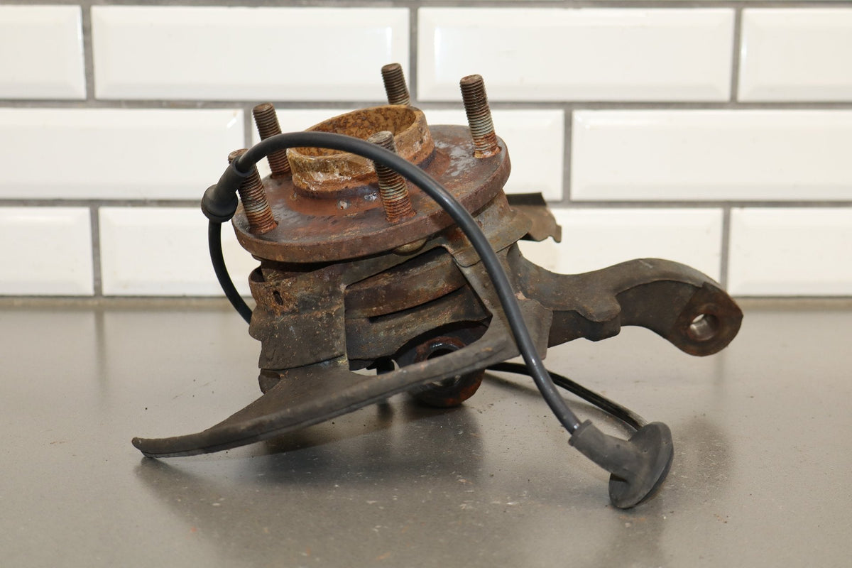 2004 Pontiac GTO Left Front Spindle 92171965