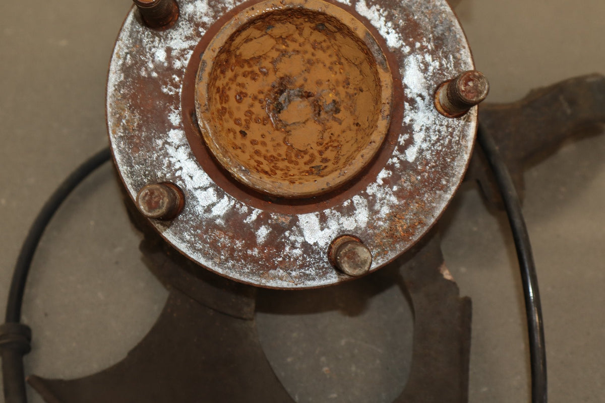 2004 Pontiac GTO Left Front Spindle 92171965