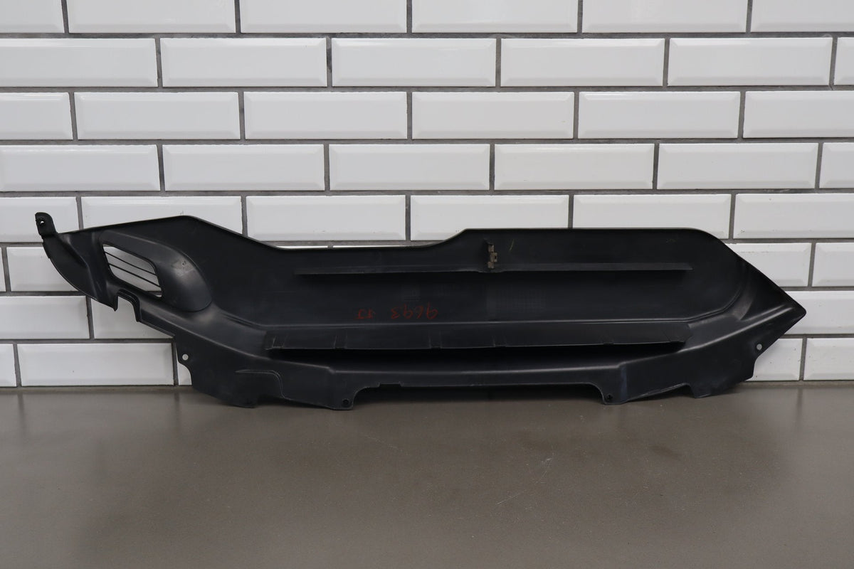 2004 Pontiac GTO Radiator Shroud 92160585 OEM