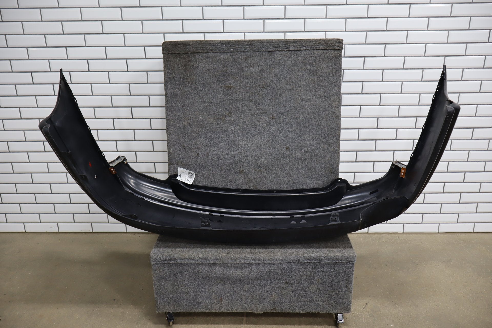 2004 Pontiac GTO Rear Bumper Assembly - Single Exhaust Cutout Phantom Black 41