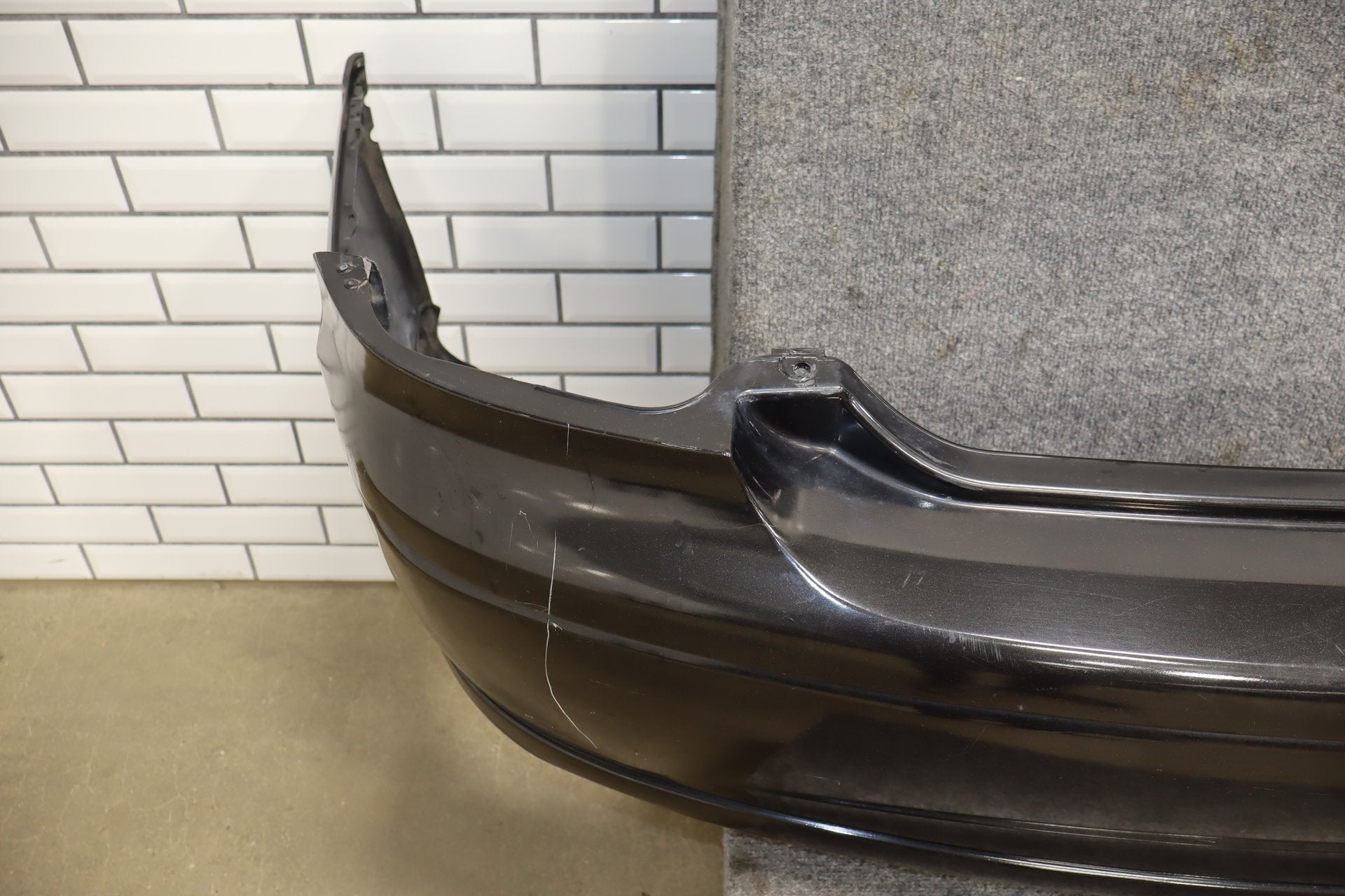 2004 Pontiac GTO Rear Bumper Assembly - Single Exhaust Cutout Phantom Black 41