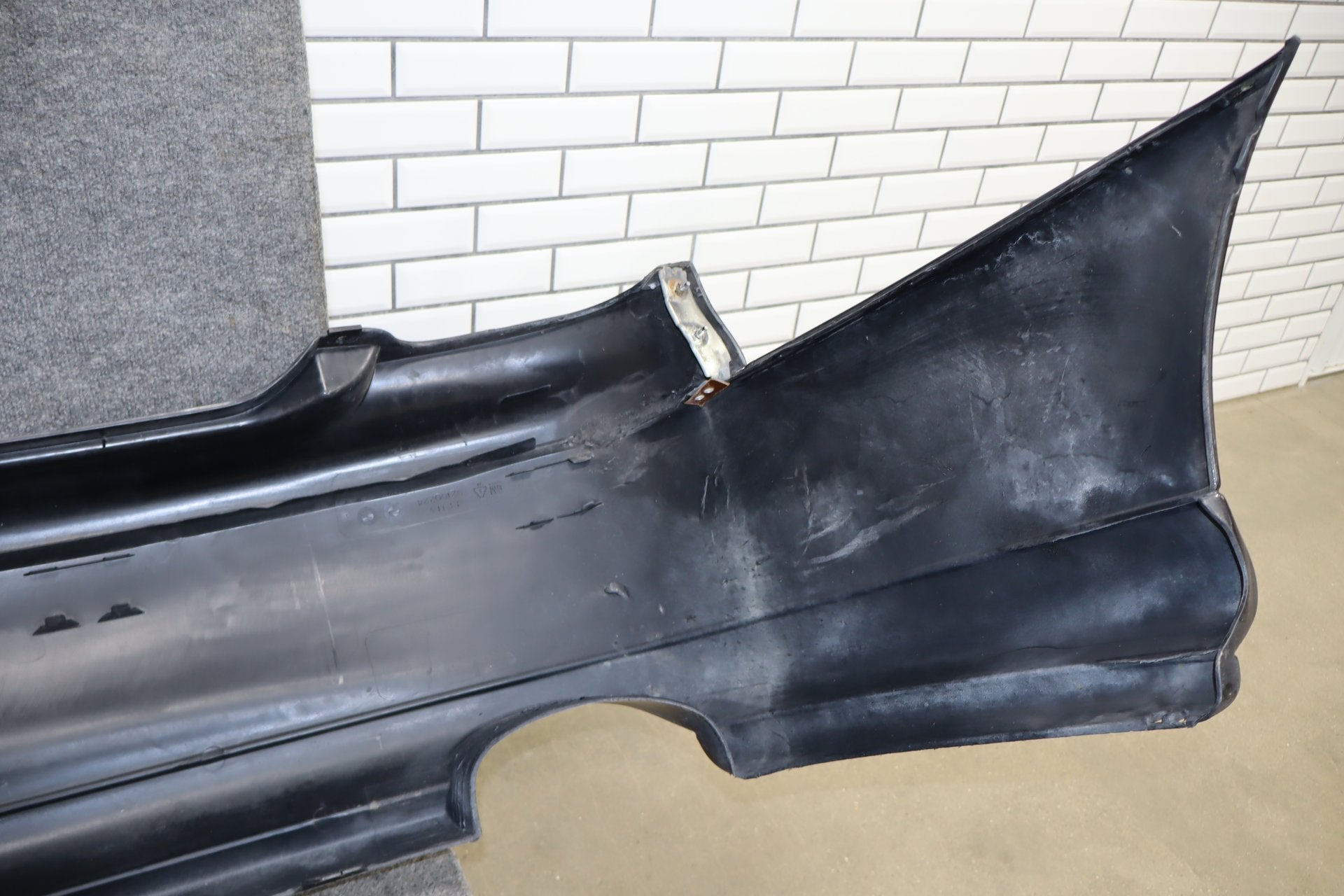 2004 Pontiac GTO Rear Bumper Assembly - Single Exhaust Cutout Phantom Black 41