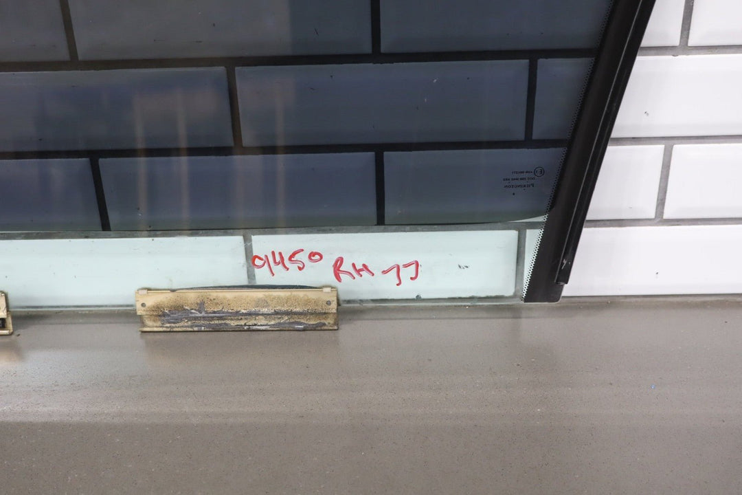 2004 Pontiac GTO Right Front Door Window 92092783