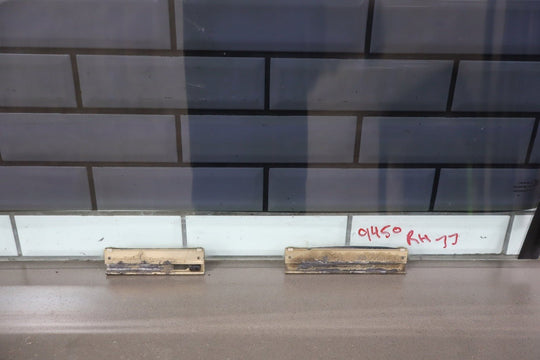 2004 Pontiac GTO Right Front Door Window 92092783