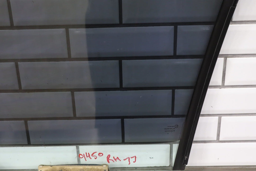 2004 Pontiac GTO Right Front Door Window 92092783