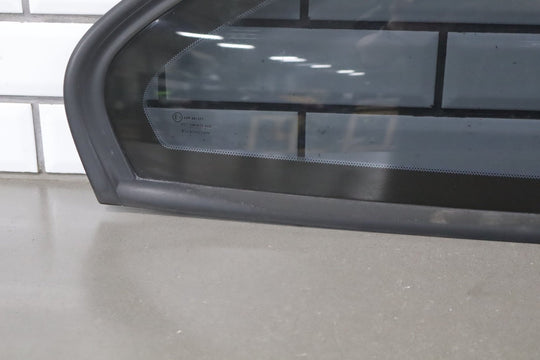 2004 Pontiac GTO Right Quarter Window 92209200