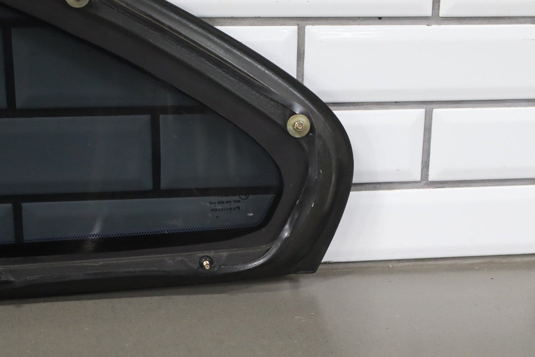 2004 Pontiac GTO Right Quarter Window 92209200