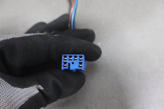 2004 Pontiac GTO Right Tail Light 92146793 OEM *1 Knick to Lens*