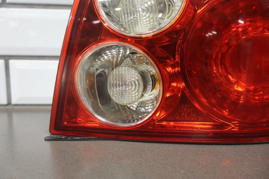 2004 Pontiac GTO Right Tail Light 92146793 OEM *1 Knick to Lens*