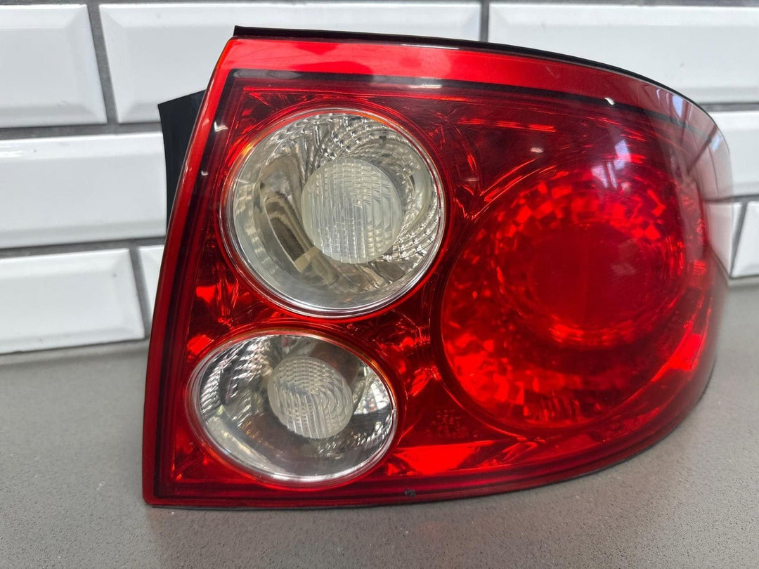 2004 Pontiac GTO Right Tail Light 92146793 OEM