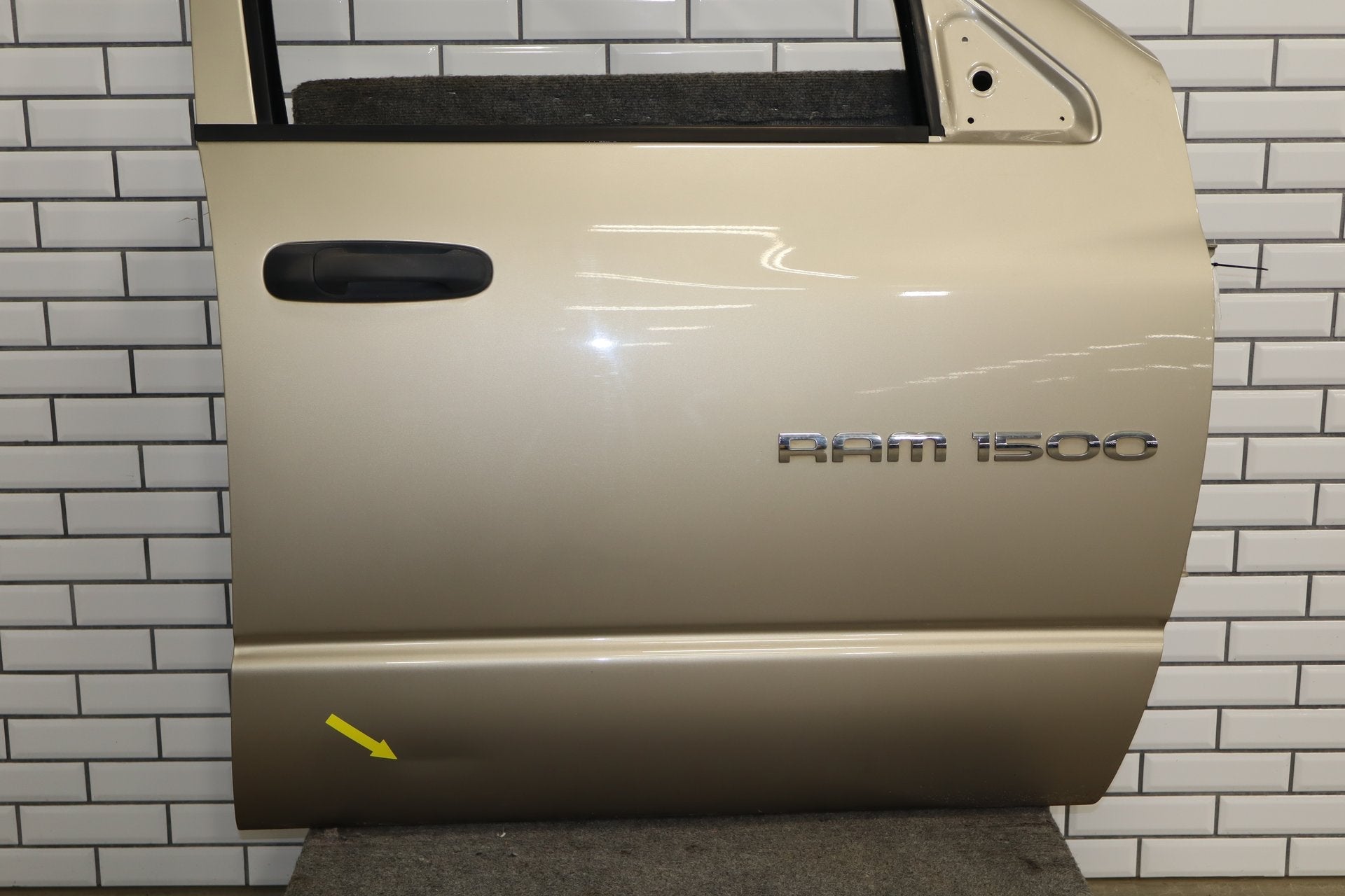 2004 Ram 1500 Right Front Door Light Almond Pearl 6F4