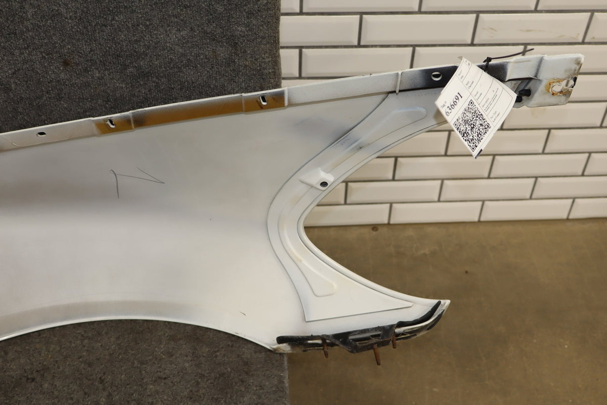 2005-13 Chevrolet Corvette C6 Base Left Driver Front Fender Artic White